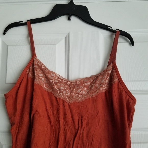 DB Women's Tank - Picture 3 of 12